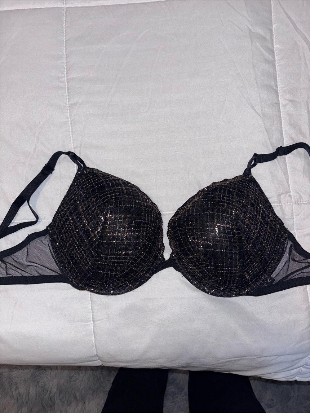 Victoria’s Secret push up bra NWOT 34DD